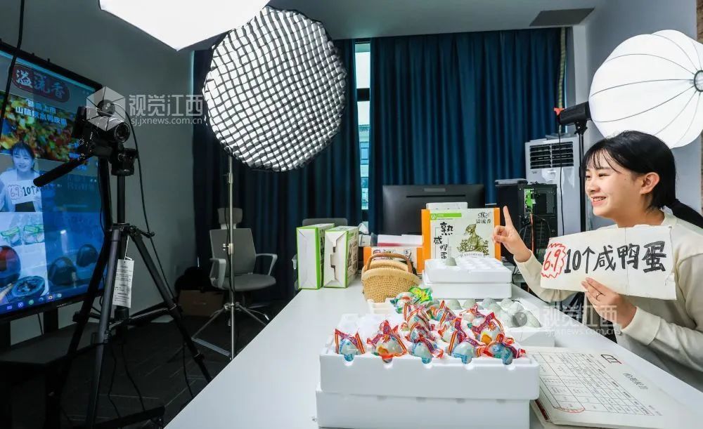 江西品牌技术咨询助力企业转型升级，共绘品牌发展新蓝图,随着我国经济的迅猛发展，市场竞争日趋激烈，品牌建设已成为企业生存与发展的核心要素，江西，作为中部地区的重要省份，品牌建设同样成为推动地方经济发展的关键力量，本文将深入解析江西品牌技术咨询程序，旨在帮助企业避开品牌建设过程中的误区，实现品牌的华丽蜕变。,江西品牌技术咨询程序,技术咨询,第1张