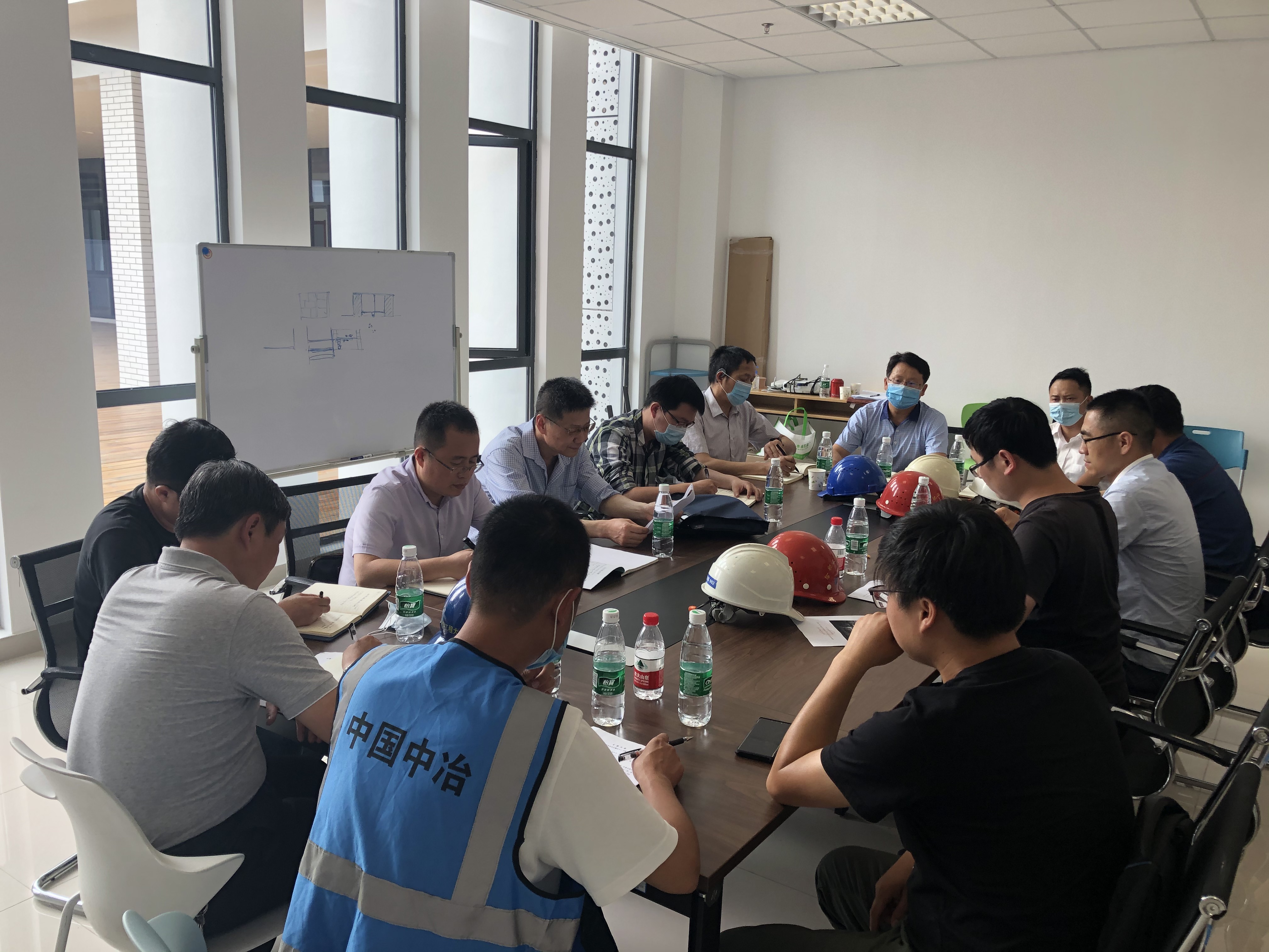 竣工验收技术咨询，项目顺利推进的保障钥匙,竣工验收阶段作为工程项目建设的终章，是对工程质量、进度和投资进行全面审查的关键步骤，随着我国建筑业的蓬勃发展，越来越多的工程项目步入这一重要环节，在这一过程中，竣工验收技术咨询扮演着不可或缺的角色，本文将深入探讨竣工验收技术咨询的重要性，并具体阐述其在项目顺利进行中的关键作用。,竣工验收技术咨询,技术咨询,第1张
